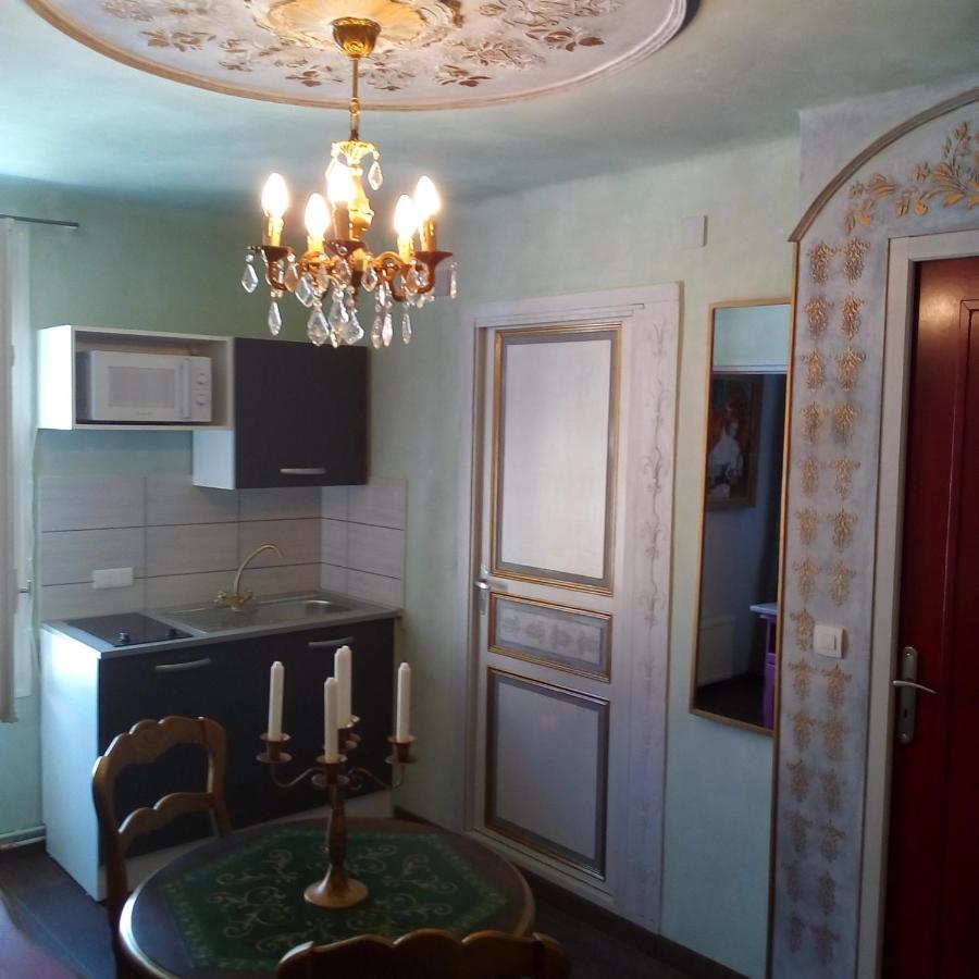 Appartement De Ville Medievale Vinca Eksteriør billede