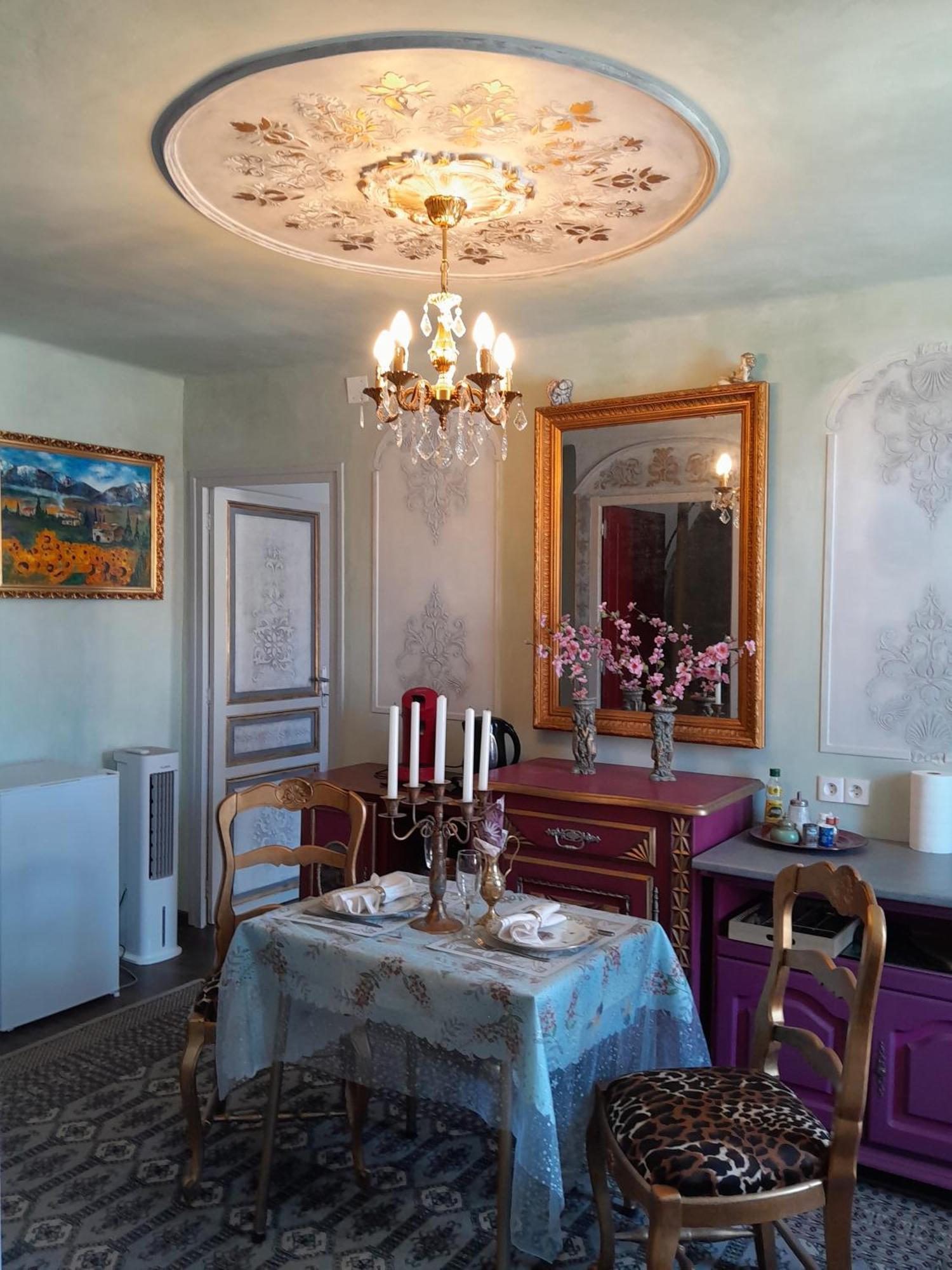 Appartement De Ville Medievale Vinca Eksteriør billede